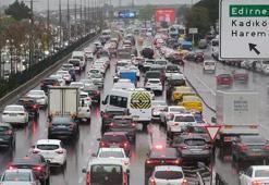 İstanbul'da kar trafiği başladı! Yoğunluk giderek artıyor