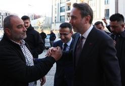Bakan Bayraktar Hatay'da depremzede aileleri ziyaret etti: Acıyı nasıl paylaştıysak umudu da paylaşacağız