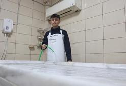 21 yaşındaki gassal vasiyet almaya başladı! 'Arkadaşlarım 'beni sen yıkayacaksın, ölünce de şu mezarlığa koy' diye vasiyet ediyorlar'