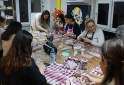 Gaziantep'te sanat atölyesi kuran kadın hem eğitim veriyor hem de istihdam sağlıyor