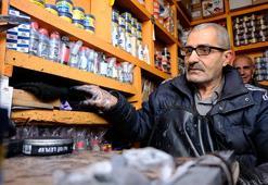 Bingöl'de bir babanın duygulandıran hayat mücadelesi: Ayakkabı boyacılığı yaparak 7 çocuğunu büyüttü