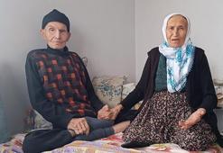 Kayseri'de 60 yıllık aşk hikayesi: Engelli eşine sevgiyle bakıyor: 'Hiçbir zaman yalnız bırakmadım