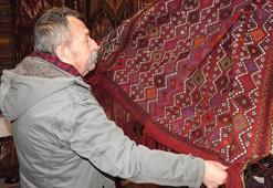Gaziantepli bankacının motifli halı ve kilimlere olan merakı koleksiyona dönüştü
