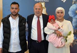 Adana'da kadınlar karınları burunlarında, kucaklarında bebekleriyle kendi nikah törenlerine katıldı