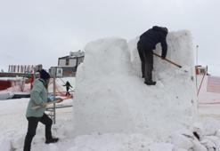 Erciyes'te kar sanata dönüşüyor: Uluslararası Heykel Festivali başlıyor!
