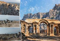 Efes'in beş katı büyüklüğünde: Anavarza Antik Kenti bin yıllık sırlarını saklıyor