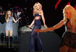 Hadise'ye konserde zor anlar! Birden sahneye atladı, neye uğradığını şaşırdı