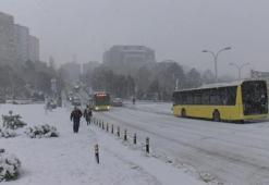 Başakşehir'de kar tipi şeklinde yağdı; vatandaşlar zor anlar yaşadı