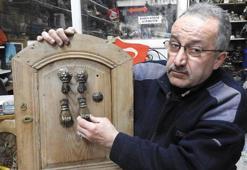 Kaybolmaya yüz tutan antika eşyaları gün yüzüne çıkarıyor