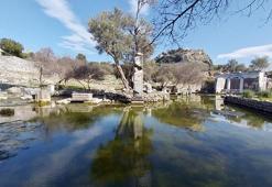 Köyceğiz'deki 3 bin yıllık Kaunos Antik Kenti ziyaretçilerine etkileyici manzaralar sunuyor