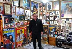 Kütahyalı taksi şoförü hayranı olduğu Ferdi Tayfur'un anılarını evinde sergiliyor