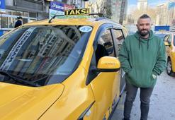 İzmirli taksiciden örnek davranış: Unutulan telefonu sahibi Filipinli turiste böyle ulaştırdı