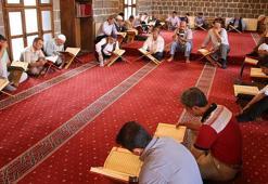 2025 MUKABELE Hangi Kanalda, Saat Kaçta? Ramazan Ayı Mukabele Saatleri! TRT Diyanet TV'de mi Olacak?