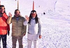 Amazon yerlileri Türkiye'de! Waorani Kabilesi'nin karla ilk teması Bursa'da oldu