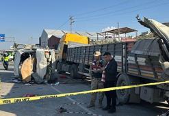 Hatay'da korkunç kaza! TIR ile minibüs çarpıştı: 6 can kaybı, 8 yaralı