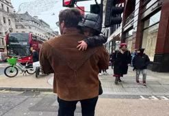 Kıvanç Tatlıtuğ'dan Londra'da baba oğul pozları!