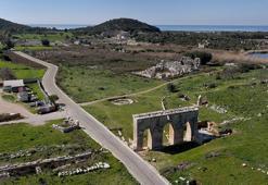 Patara Antik Kenti'nin kapısından yüzyıllar sonra yeniden su akacak!