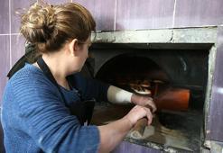 Eşinin vefatının ardından fırınını devraldı, 'Hatırası var' deyip ustalaştı! Depreme rağmen pes etmedi