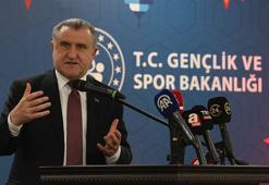 Bakan Osman Aşkın Bak, üniversite öğrencileriyle iftar yaptı