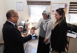 Saimbeyli ve Feke'de Kadınlar Günü çiçeklerle kutlandı