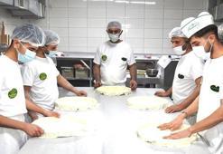 Gaziantep'te bayram mesaisi erken başladı! Günde 80 ton üretiliyor, Türkiye'nin dört bir yanına gönderiliyor