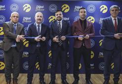 Turkcell, huzurevlerinde teknoloji odaları açmaya devam ediyor