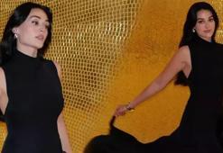 Esra Bilgiç beyazlar içinde poz verince yorum yağdı