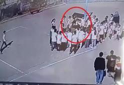 Heimlich manevrasıyla öğrencisinin hayatını kurtardı!