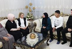 Emine Erdoğan, iftarda 15 Temmuz şehidi Sayın'ın ailesinin misafiri oldu