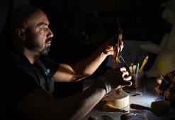 Kuklalar, 25 yıldır sanatçı Bahadır Bıyıklı'nın ellerinde hayat buluyor