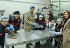 Tokat'ta jandarma ekipleri down sendromlu çocuklarla etkinlikler yaptı