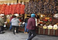 Gaziantep'in tarihi çarşılarında bayram hareketliliği başladı