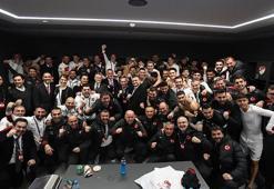 Cumhurbaşkanı Erdoğan'dan A Milli Futbol Takımı'na tebrik telefonu