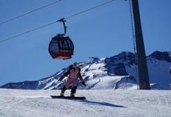 Kar yağışıyla sezonun uzadığı Erciyes’te, bayram rezervasyonlarında artış