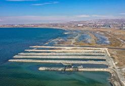 Van Gölü Havzası’nda 45 yılın yağış rekoru! Kar yağışı yerini yağmura bıraktı