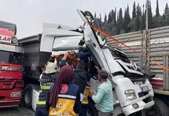 TEM'de feci kaza! 3 tır ve kamyonun karıştığı kazadan burnu bile kanamadan kurtuldu