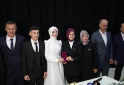 Bakan Göktaş, çerçevesinde evlilik kredisine başvuran genç çiftin nikah şahidi oldu