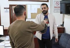 Kayseri'de bir vatandaş bulduğu 300 bin TL’lik ziynet eşyası ve çek dolu çantayı sahibine teslim etti