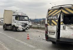İşçi servis minibüsü ile TIR kafa kafaya çarpıştı: 8 yaralı