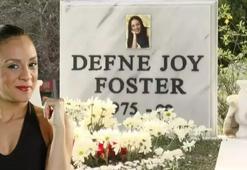 Defne Joy Foster'in mezar taşının neden değiştiği yıllar sonra belli oldu! Eşi İlker Solmaz açıkladı