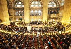 2025 bayram namazı saat kaçta kılınacak? İstanbul bayram namazı saati: İl İl Ramazan Bayramı namazı vakitleri