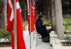 Adana'da şehit anneleri evlatlarıyla bayramlaştı! "Evladım bayramda dünyaya gelmişti, onsuz bayramı ne yapayım"