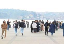 İstanbul'da bayramı fırsat bilenler sahillere akın etti