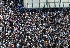 Bayramın ikinci günü vatandaşlar Eminönü'ne akın etti