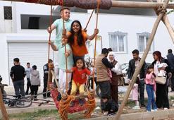 Kilis'te kurulan bayram yerinde çocuklar doyasıya eğlendi