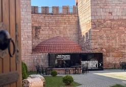 Bir zamanlar insanların önünden bile geçmeye korktuğu Zindankapı, artık görülmek için sıraya girilen bir mekan haline geldi.