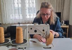 Evinin bir odasını atölyeye çevirdi, üretime başladı! Aile bütçesine katkı sağlıyor