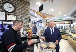 Ticaret Bakanı Bolat, "boykot" çağrılarına karşı esnafı ziyaret etti