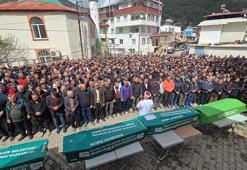 Adana'da trafik kazasında hayatlarını kaybeden 5 kişilik aile toprağa verildi