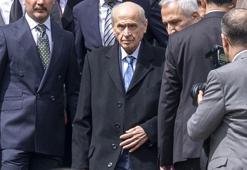 Devlet Bahçeli'den Türkeş'in mezarına ziyaret! İşte ilk fotoğraf